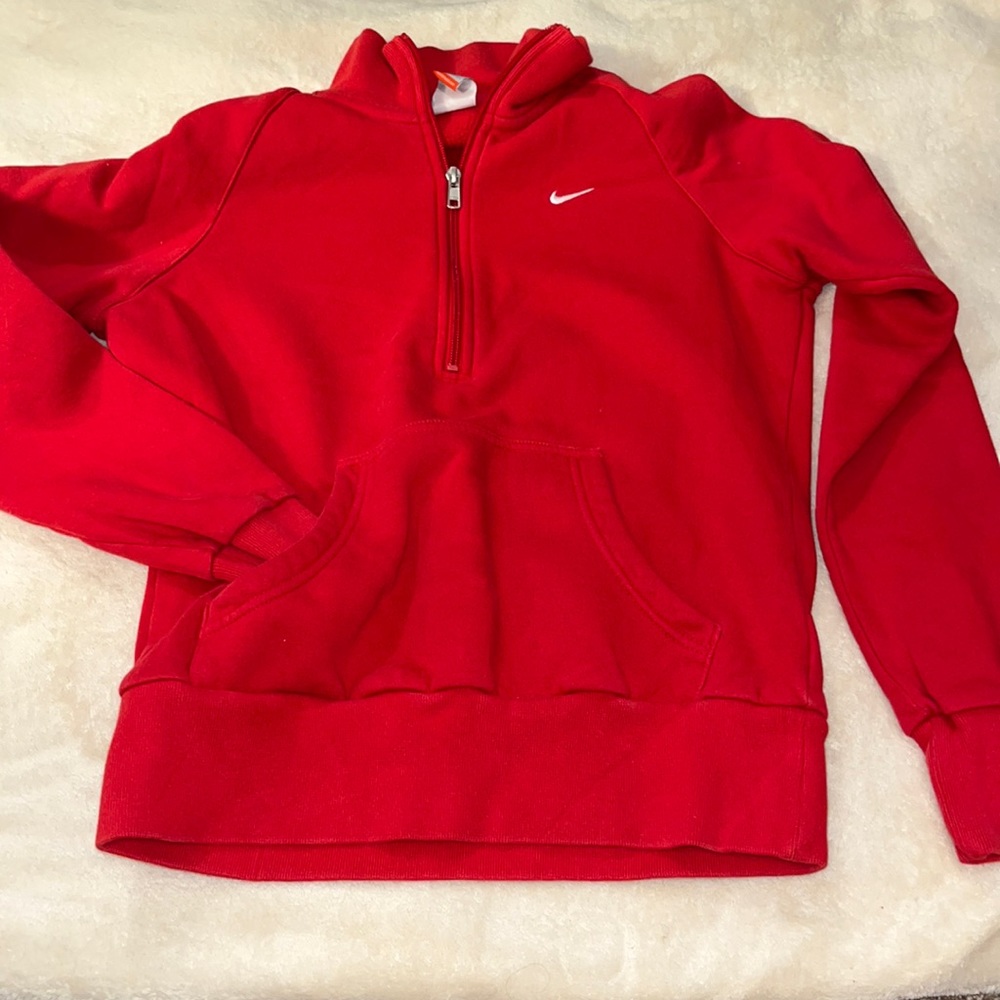 NIKE QUARTER ZIP SIZE MEDIUM (fits like a small)